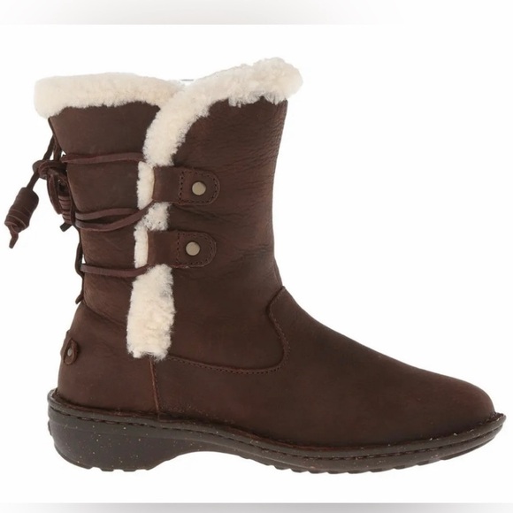 Ugg Akadia Boot in Brown Size 8 - Picture 2 of 12